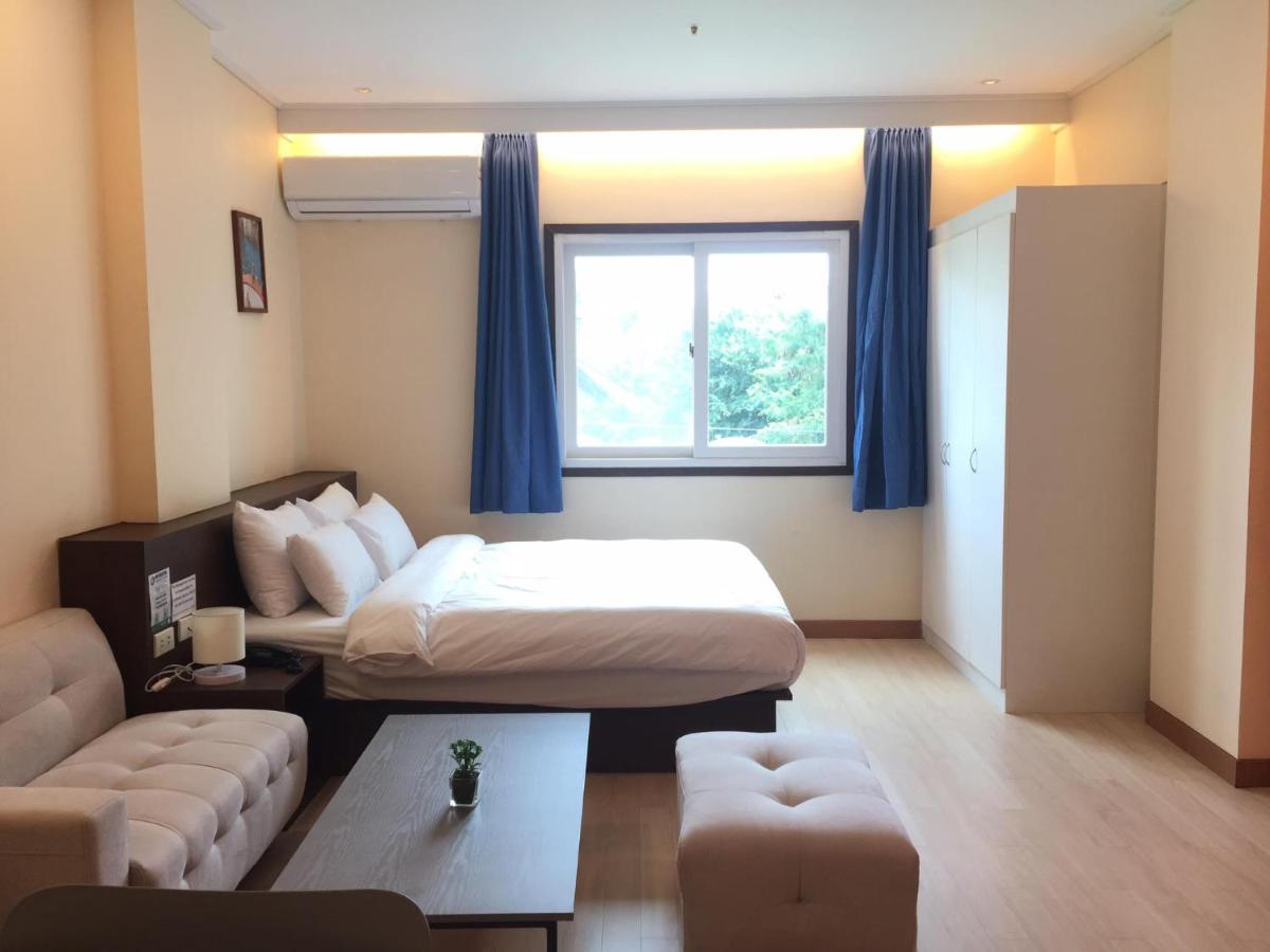 אנגלס On Hotel Friendship מראה חיצוני תמונה