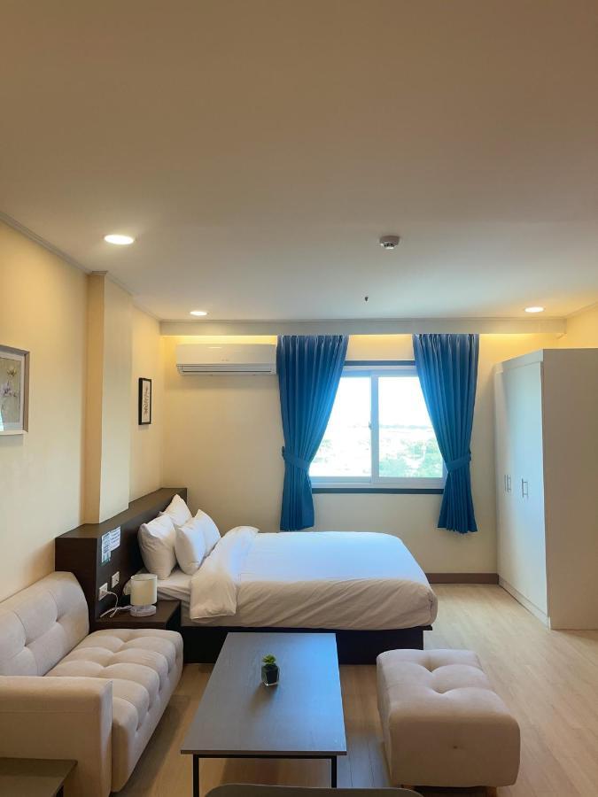 אנגלס On Hotel Friendship מראה חיצוני תמונה